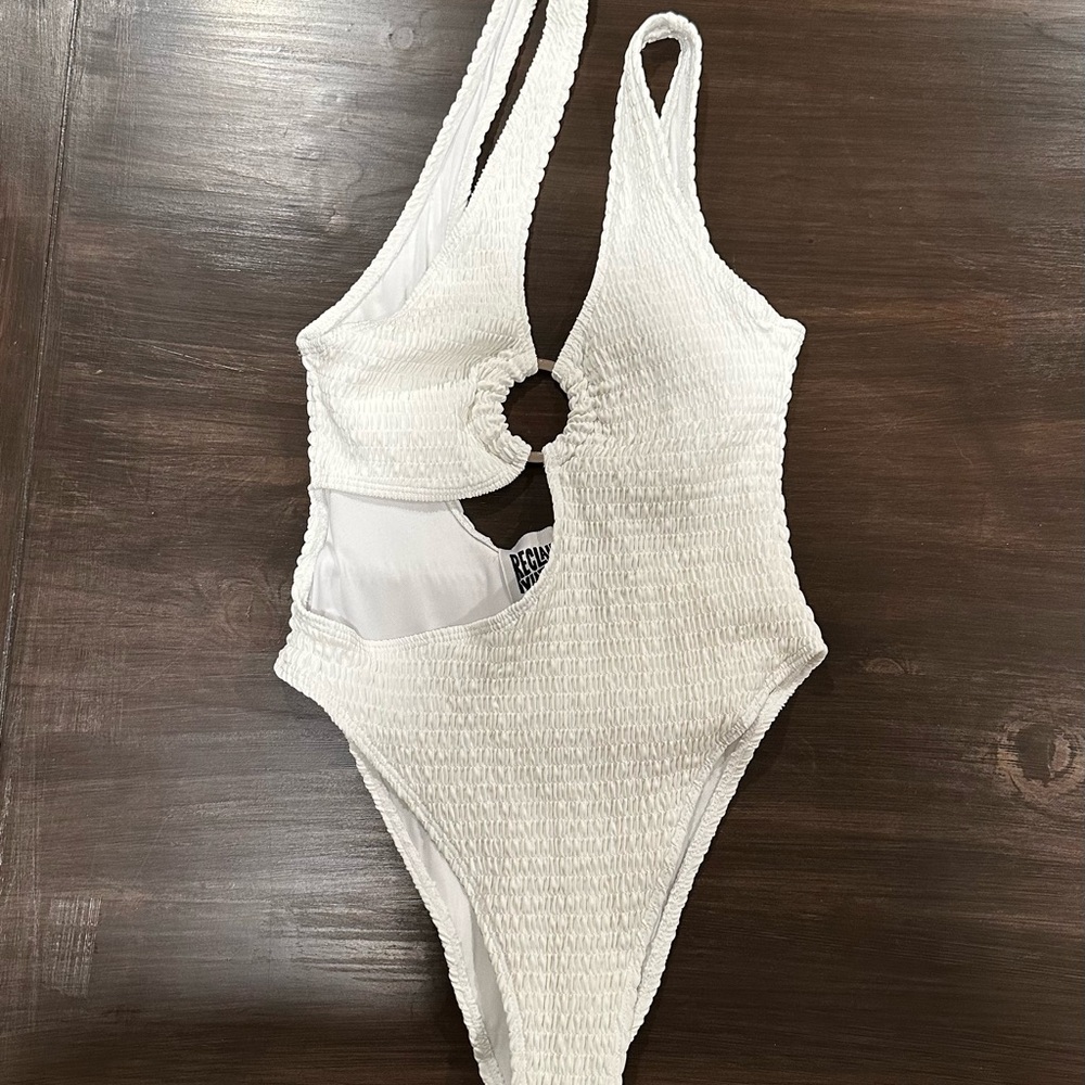 Reclaimed Vintage White Cutout Swimsuit - Picture 6 of 12